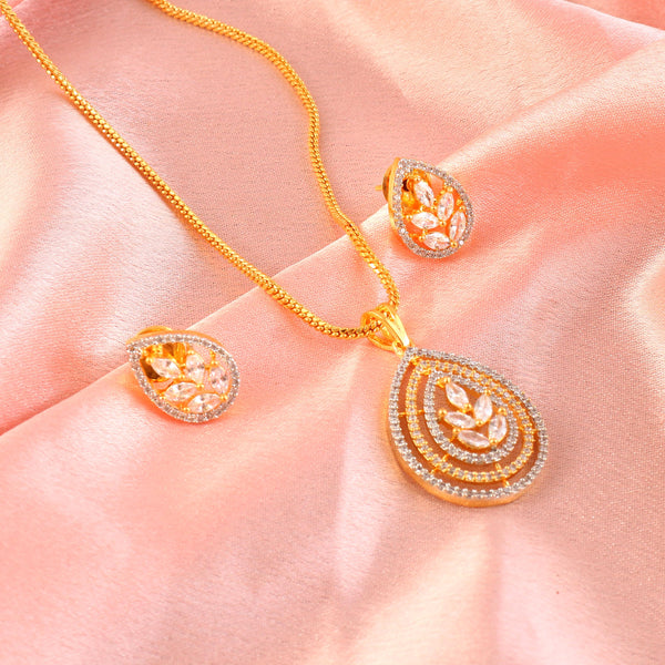 18 Kt Gold Plated Pearl & Cubic Zirconia Studded Pendant Necklace Set