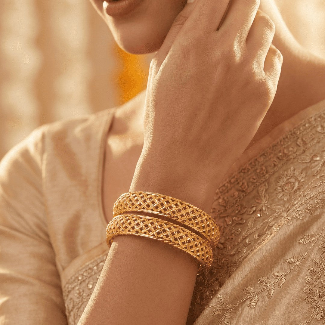 Set of 2 Gold-Plated Net & Etching Textured Bangles