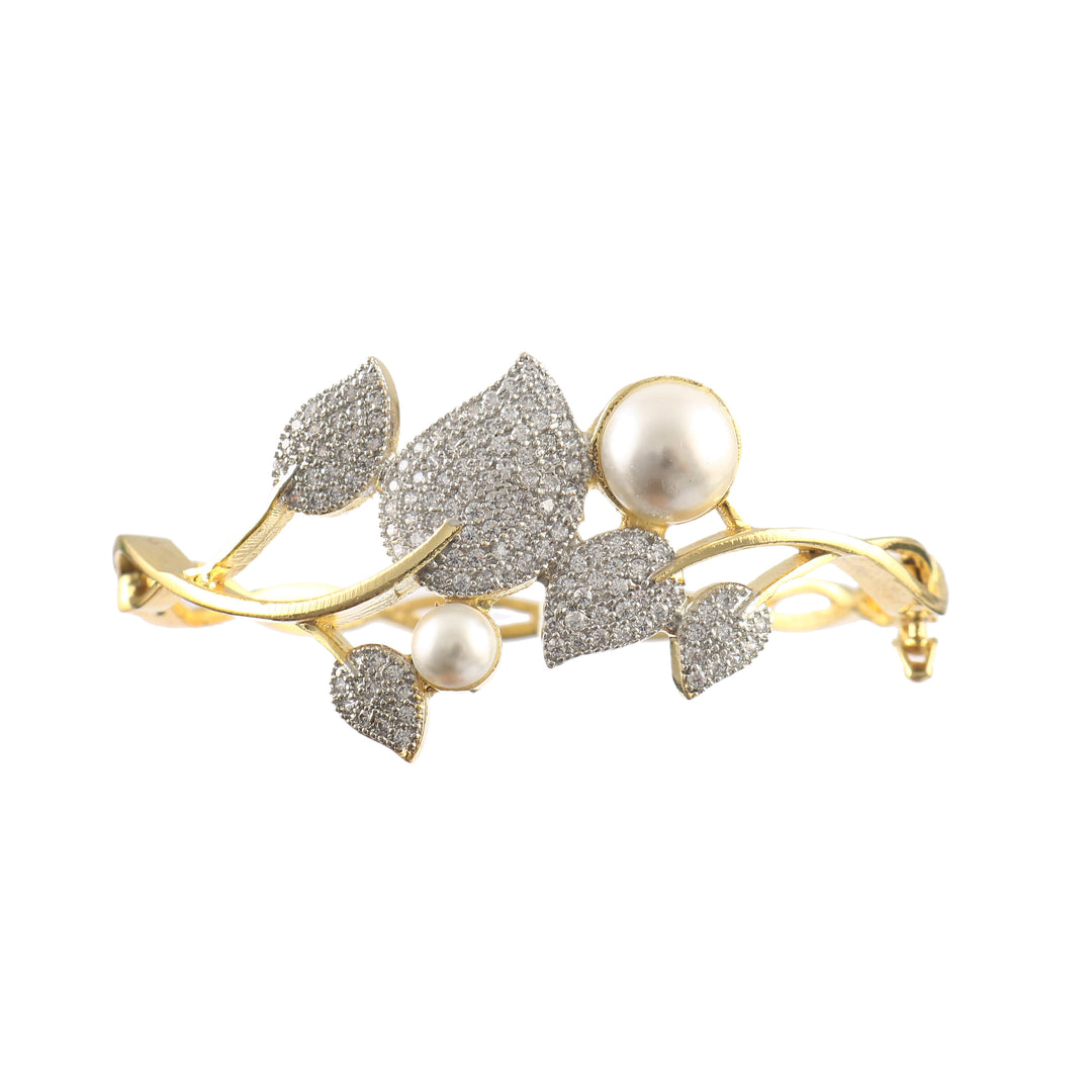 Women Gold-Plated Pearl Bracelet for Women and Girls